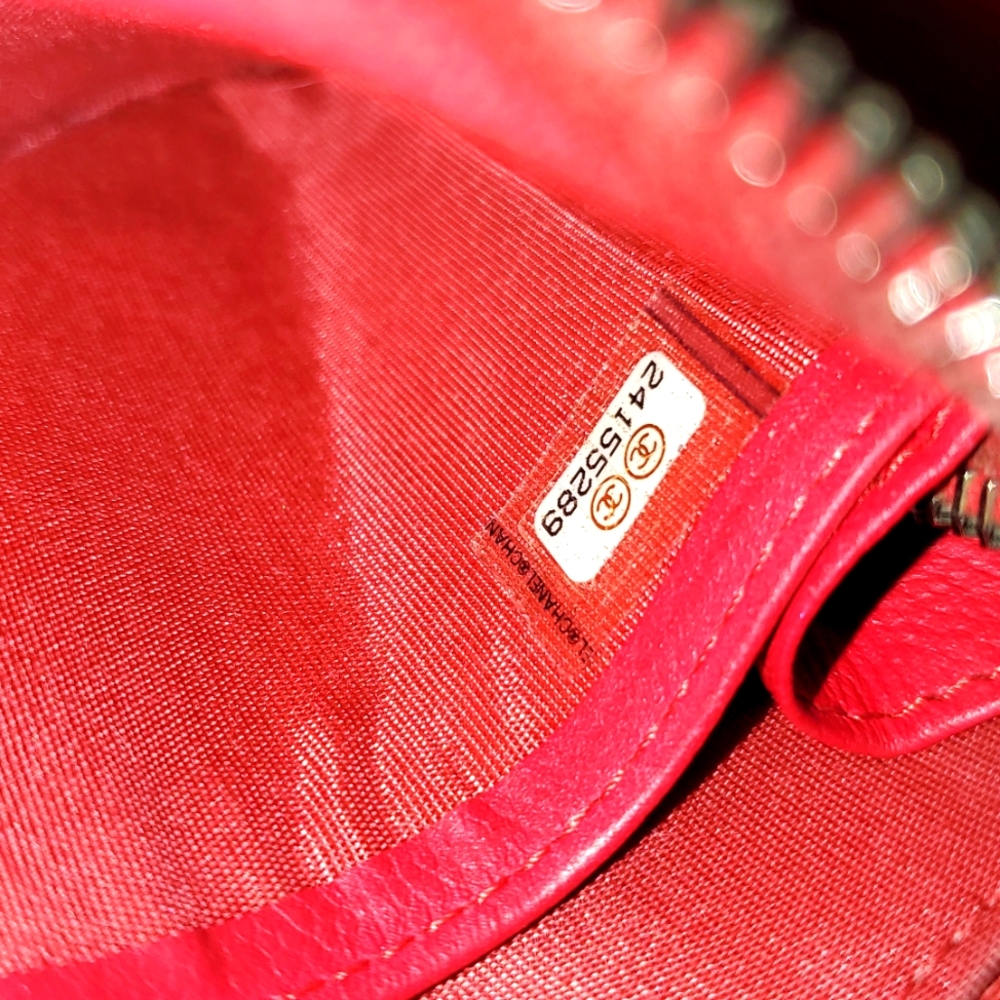 🇮🇹RARE Stuning CHANEL Camelia Red Quilted Lambskin Zip Around Long Wallet❤️❤️❤ - Picture 16 of 17
